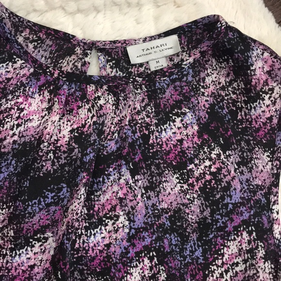 Tahari sleeveless blouse Size M - Picture 2 of 3